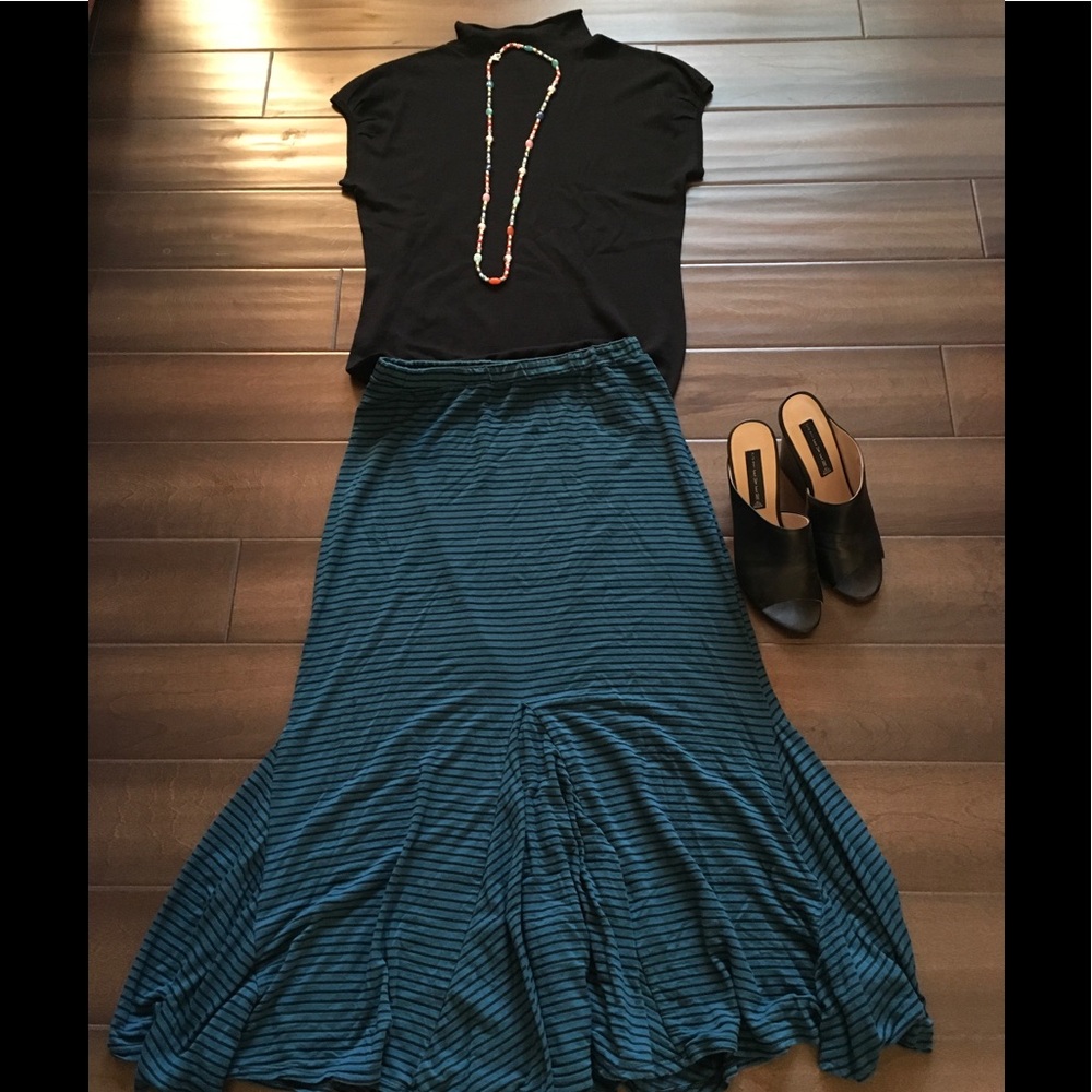 ⚡️⚡️SOLD!! Pleoine greens and black Maxi skirt